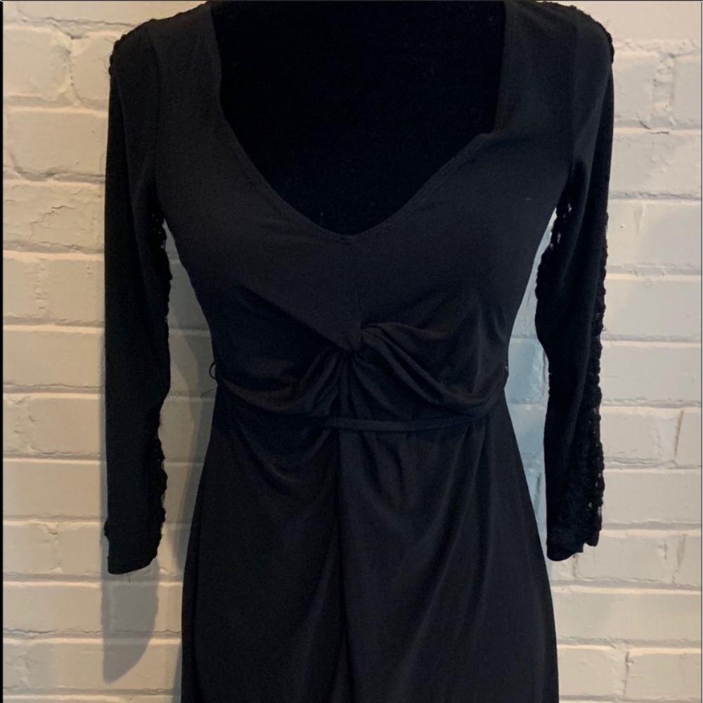 Women’s S Motherhood black dress knee length